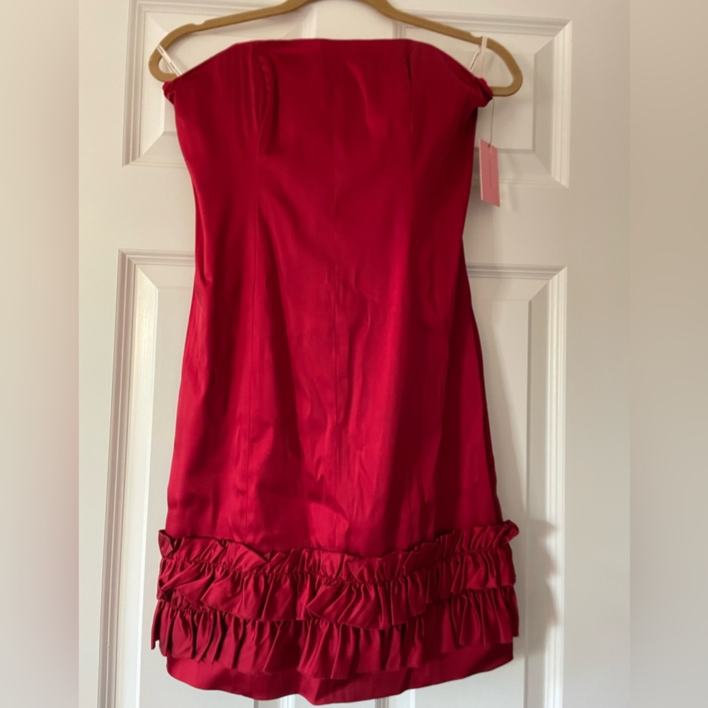 Stunning satin straplesss dress
